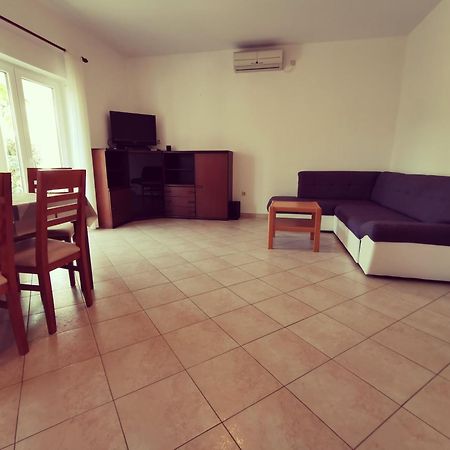 Haus Maro Daire Supetarska Draga Oda fotoğraf